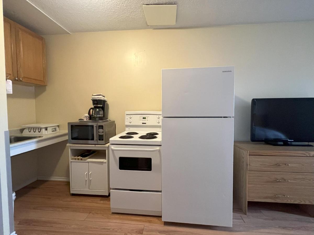 Hillview Motel Vanderhoof Zewnętrze zdjęcie